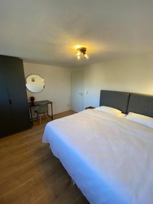 Nisay Home - 3 Room Apartment - A3 Лудвигсбург Екстериор снимка